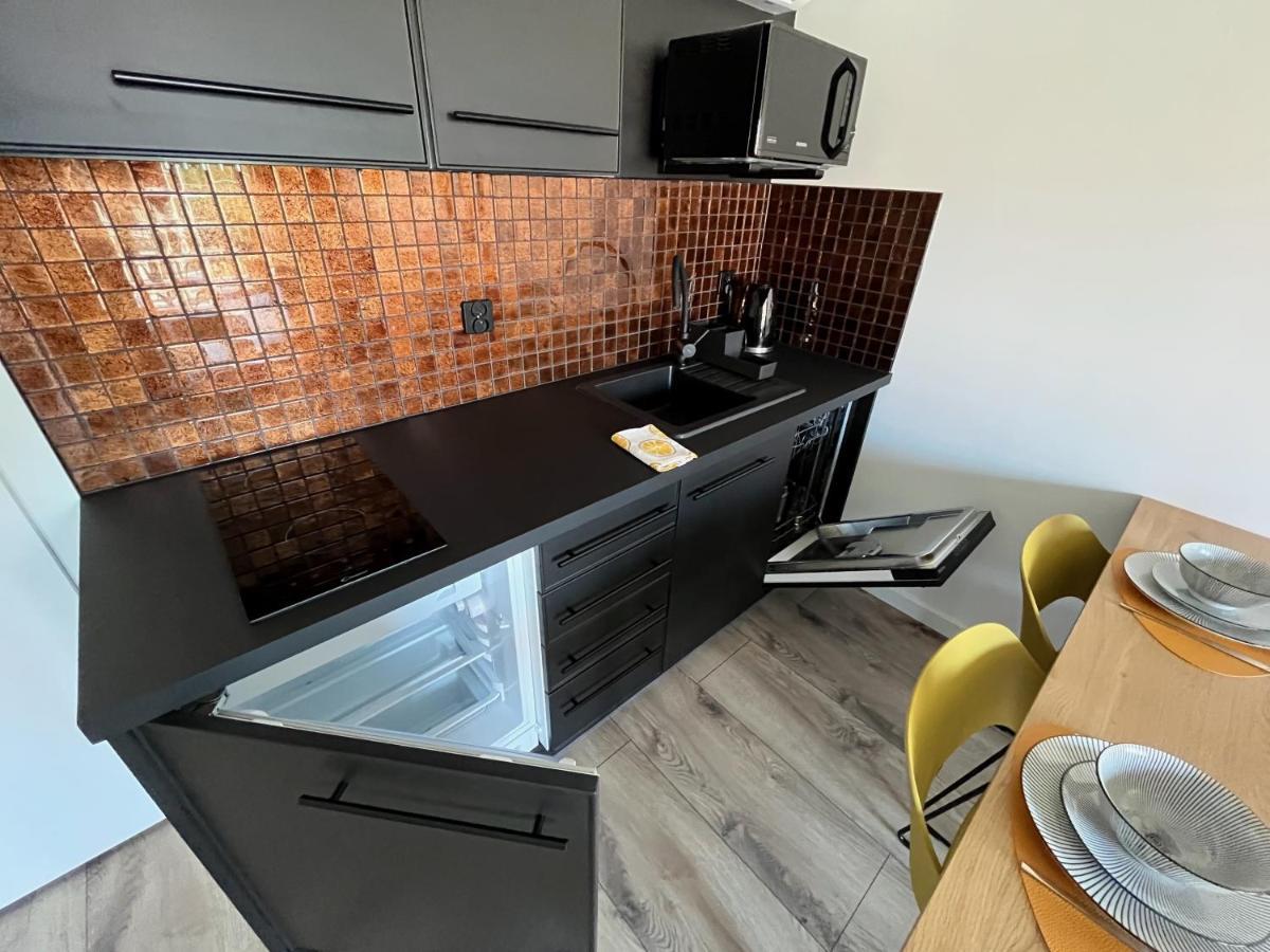Green Port Spa Kolobrzeg Stylowy Loft- W Cenie Klimatyzacja, Baseny, 2 Jacuzzi, Sauna, Szlafroki, Bawialnia Екстериор снимка